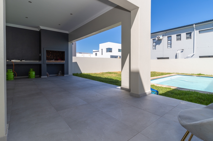 4 Bedroom Property for Sale in Sandown Western Cape